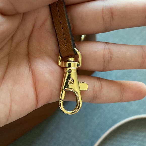 Brown Michael Kors bag. - Picture 4 of 4